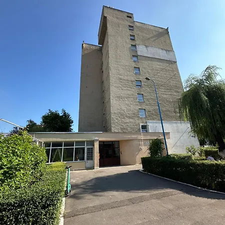 Alexandru Coresi Mall Apartmán